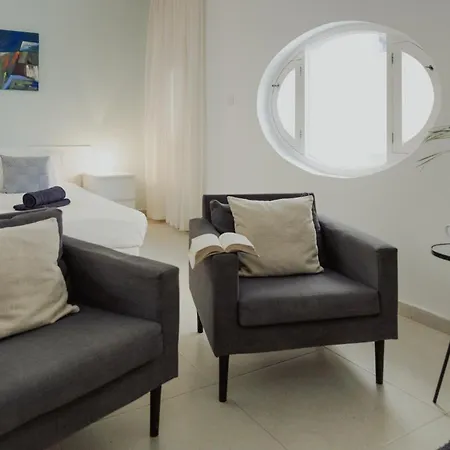 Modern In A Great Location
