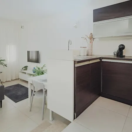 Modern In A Great Location