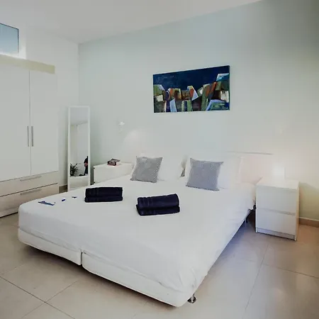 Modern In A Great Location Appartamento