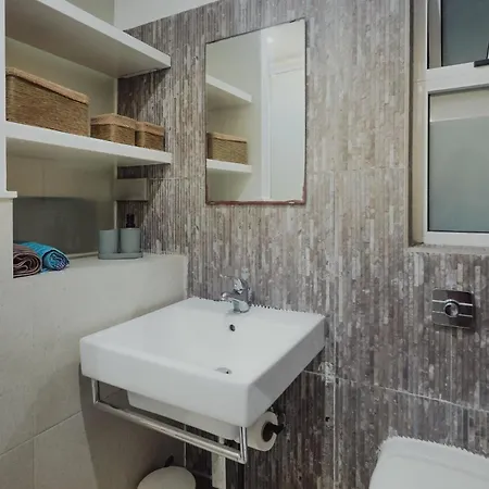 Modern In A Great Location Appartamento