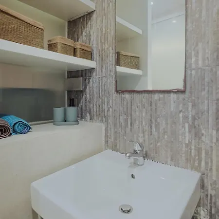 Modern In A Great Location